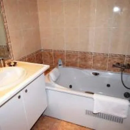 Apartment Stunning 2 Bed On The Seafront Of In A High Class Secure Building With Swimming Pool 463 Cannes