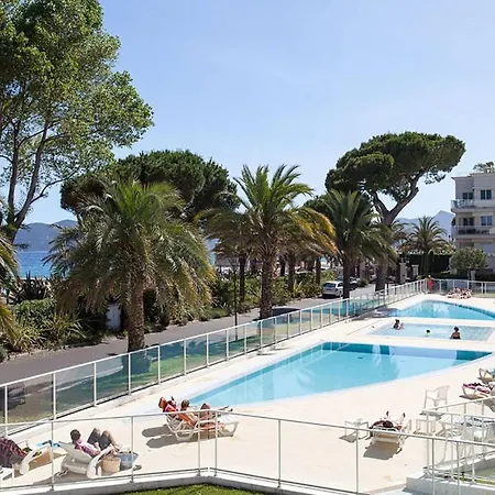 Stunning 2 Bed On The Seafront Of In A High Class Secure Building With Swimming Pool 463 Apartment Cannes
